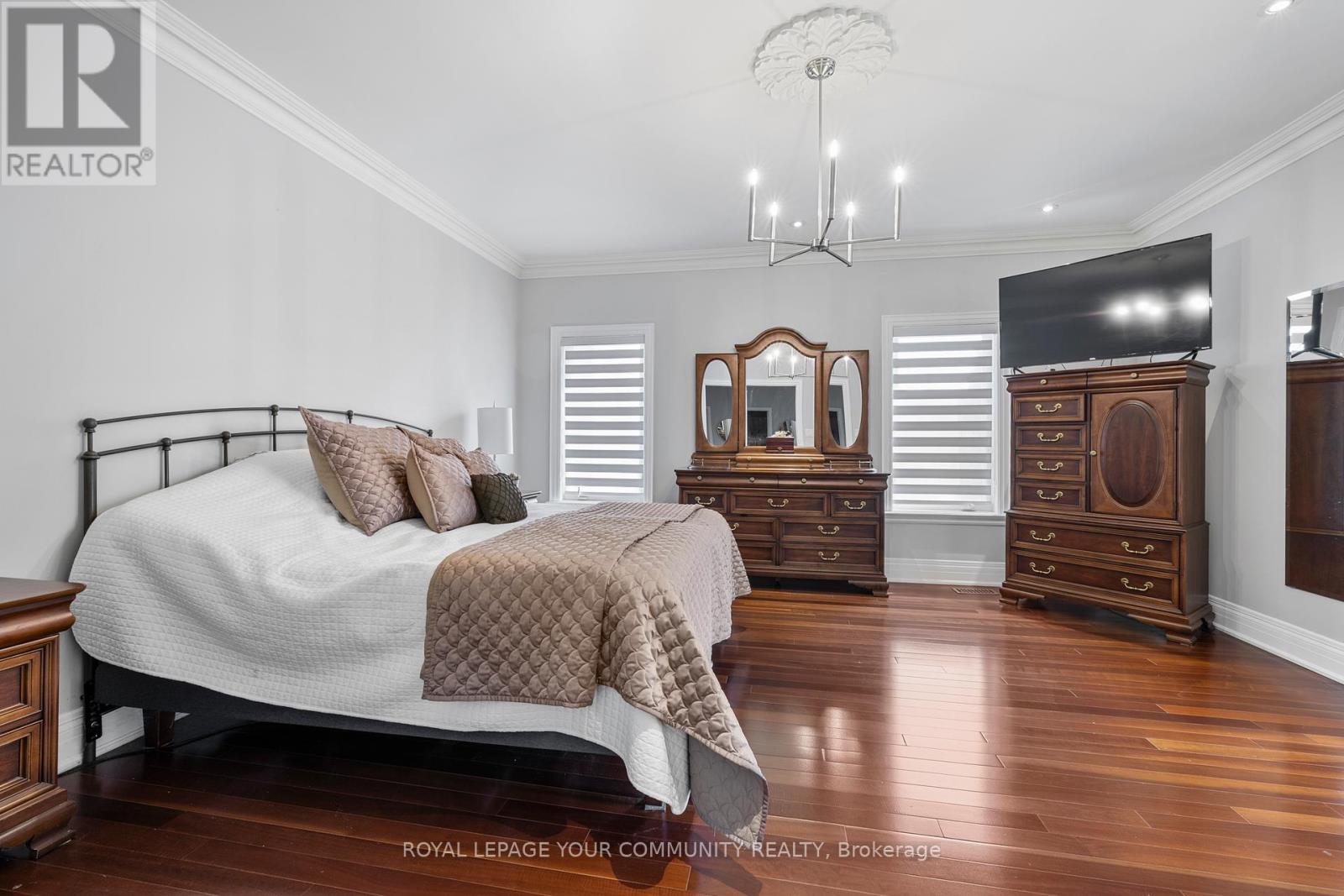 Photo 17 of 294 Sunset Beach Road, Richmond Hill ON