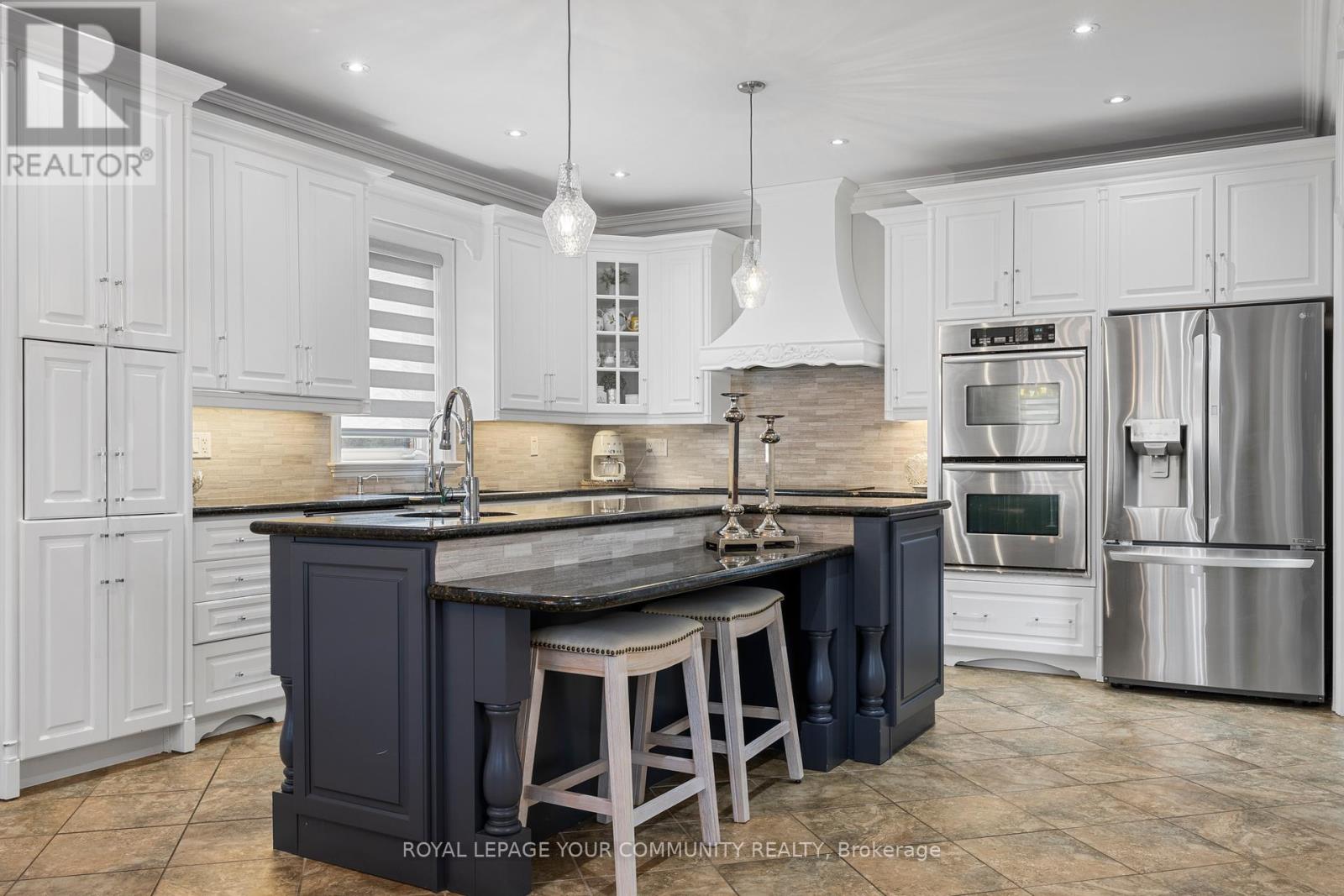 Photo 12 of 294 Sunset Beach Road, Richmond Hill ON