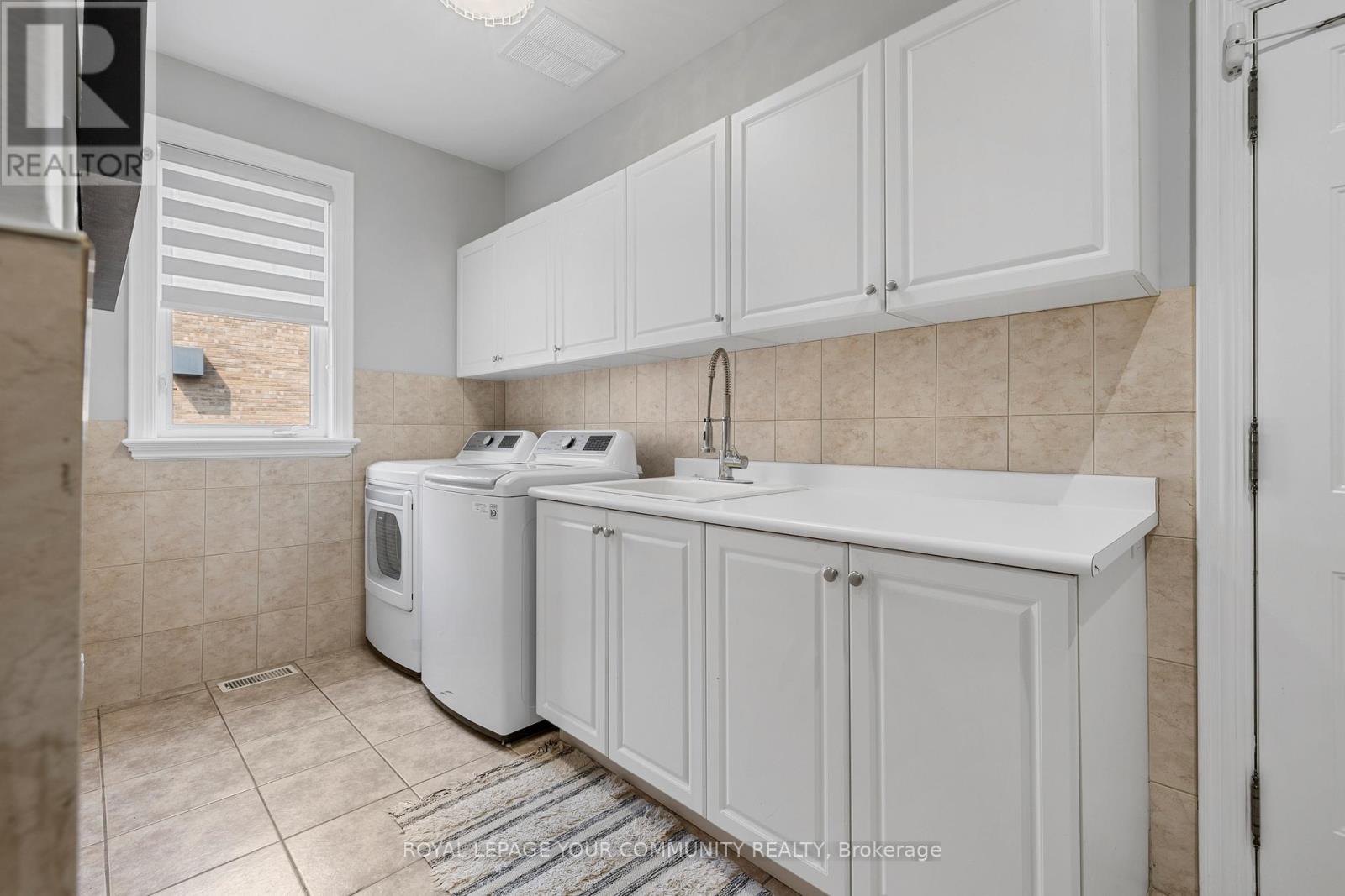 Photo 22 of 294 Sunset Beach Road, Richmond Hill ON