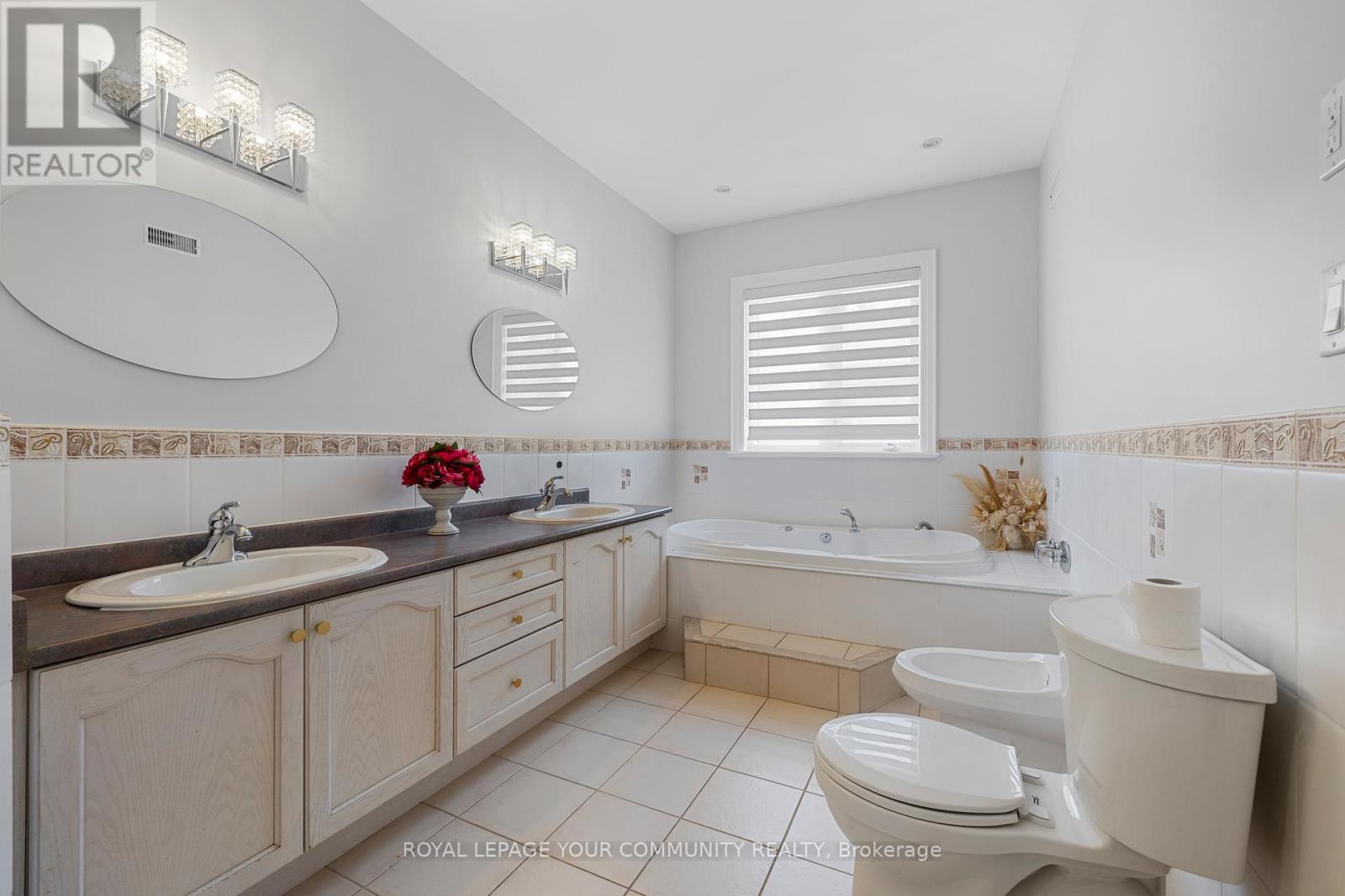 Photo 27 of 294 Sunset Beach Road, Richmond Hill ON