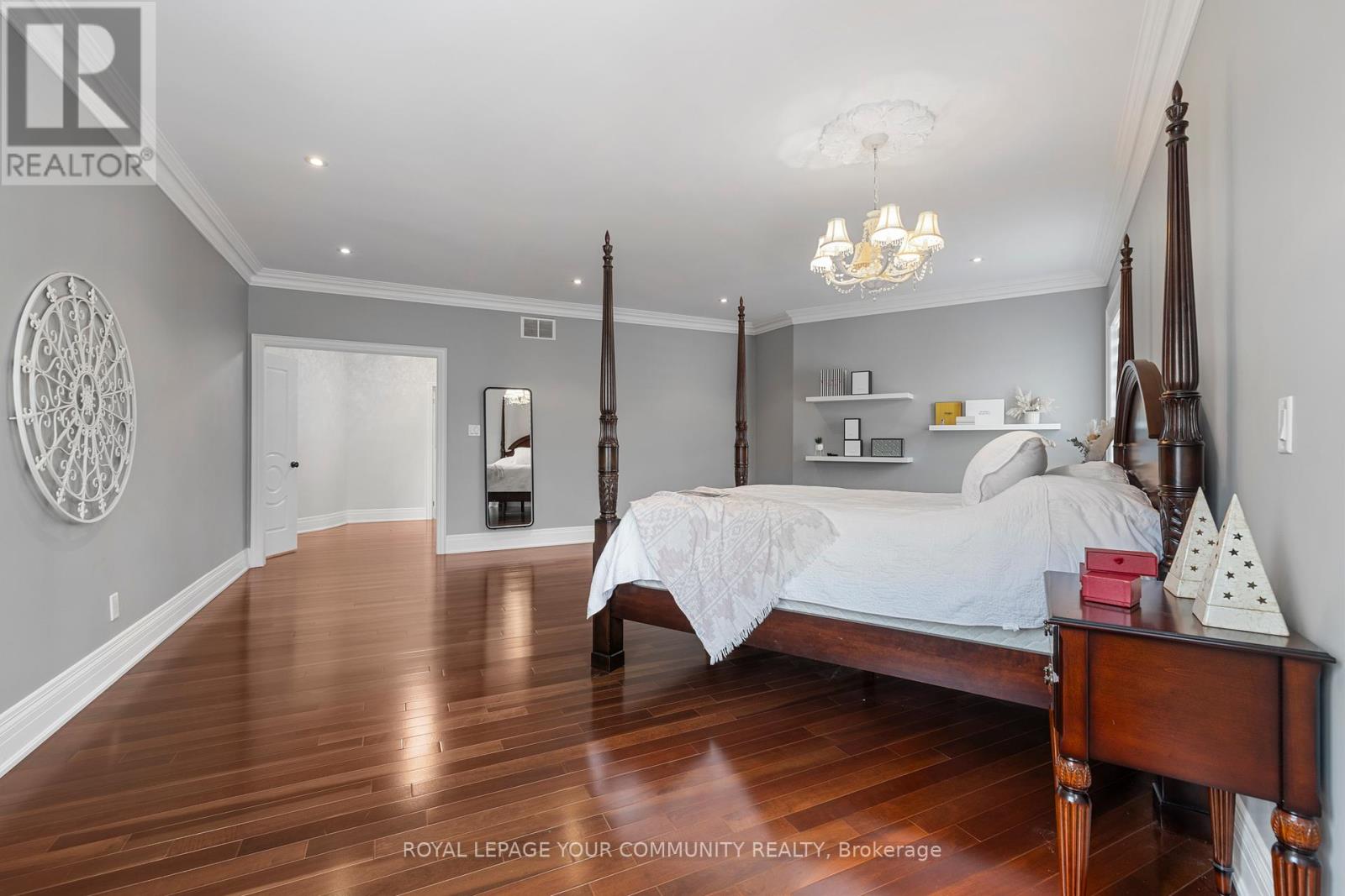 Photo 26 of 294 Sunset Beach Road, Richmond Hill ON