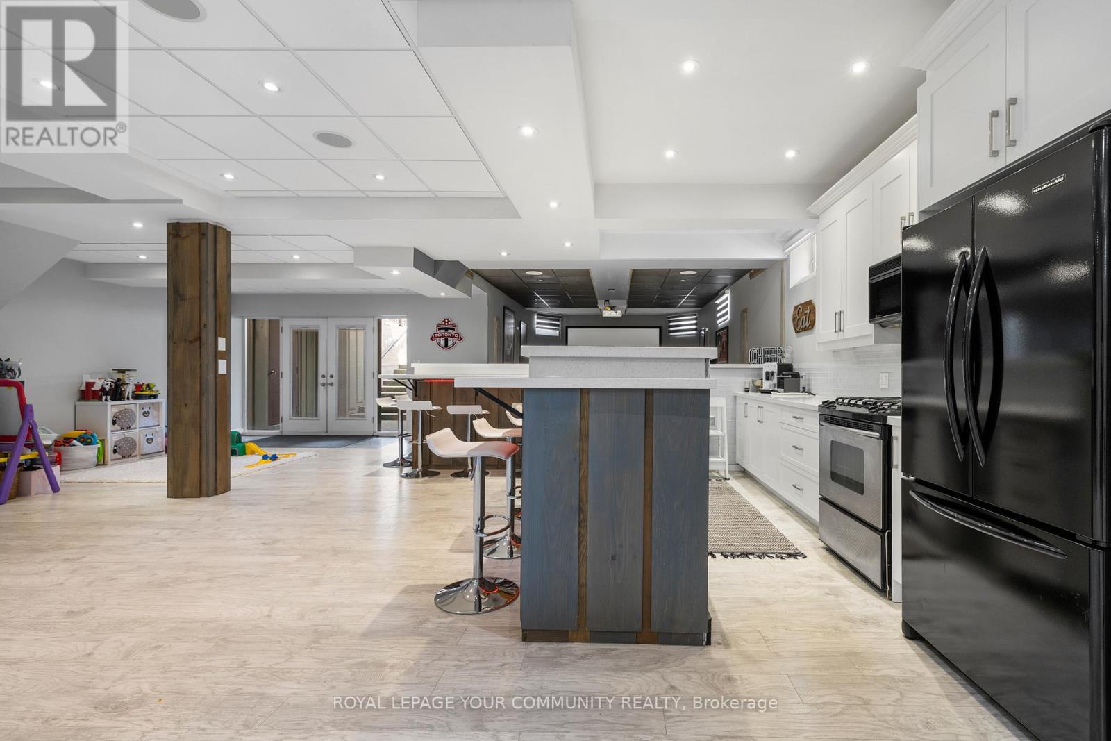 Photo 33 of 294 Sunset Beach Road, Richmond Hill ON