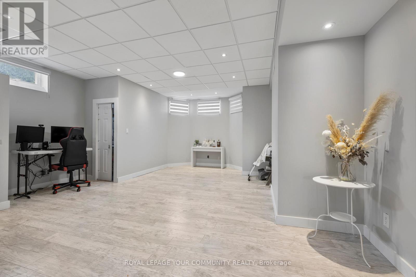 Photo 37 of 294 Sunset Beach Road, Richmond Hill ON