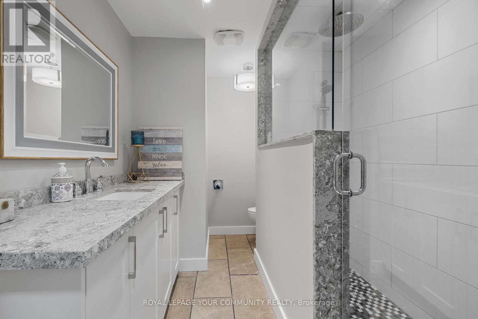 Photo 38 of 294 Sunset Beach Road, Richmond Hill ON