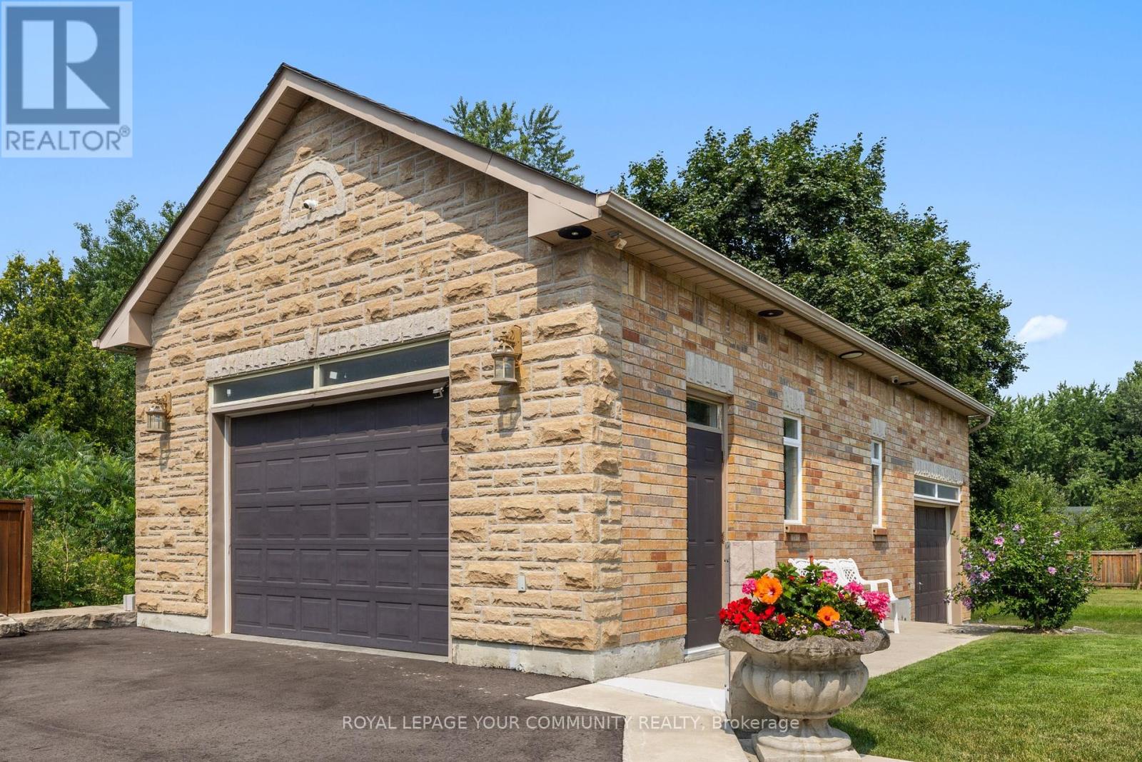 Photo 46 of 294 Sunset Beach Road, Richmond Hill ON