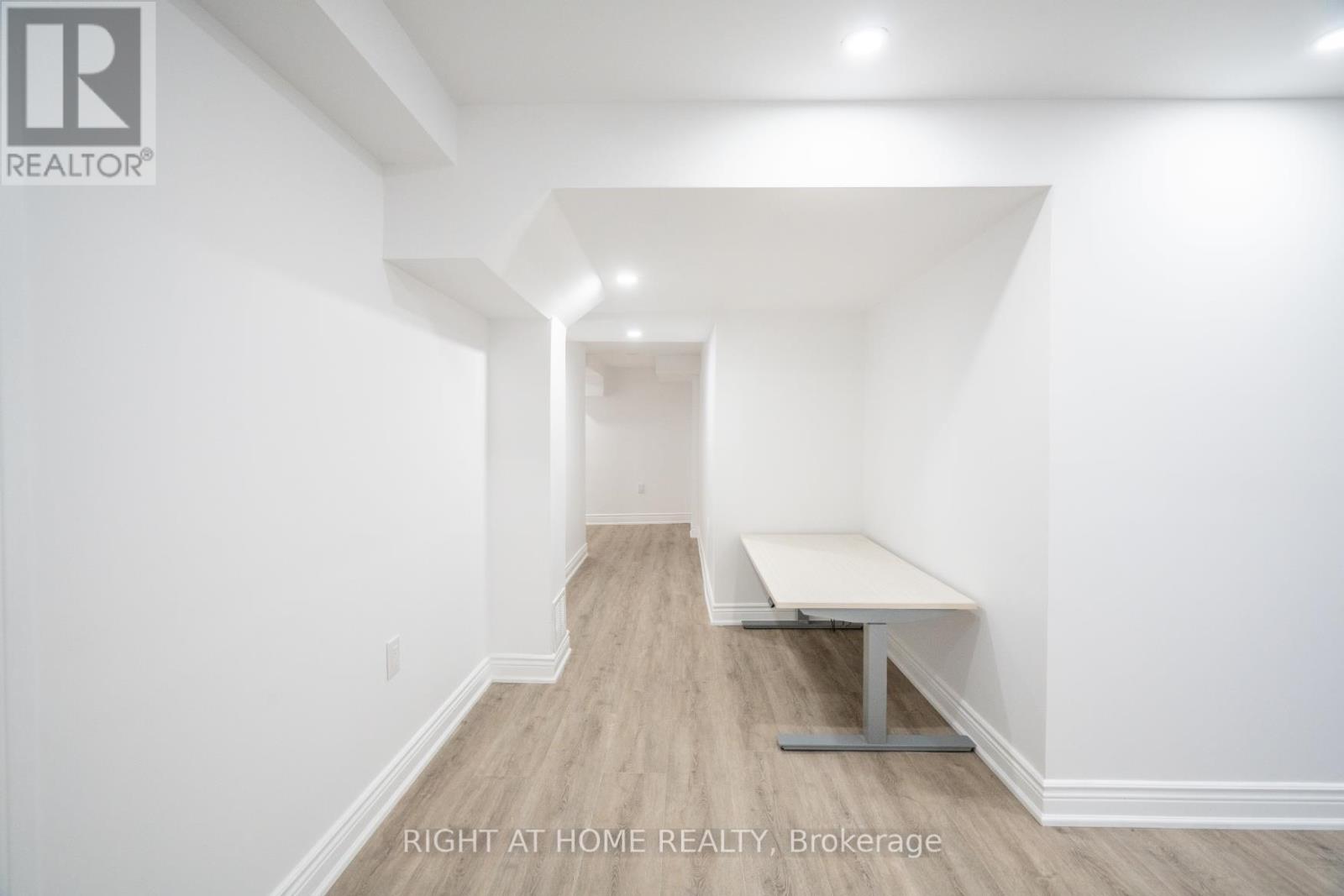 Photo 12 of 113 Mackey Drive, Whitby ON