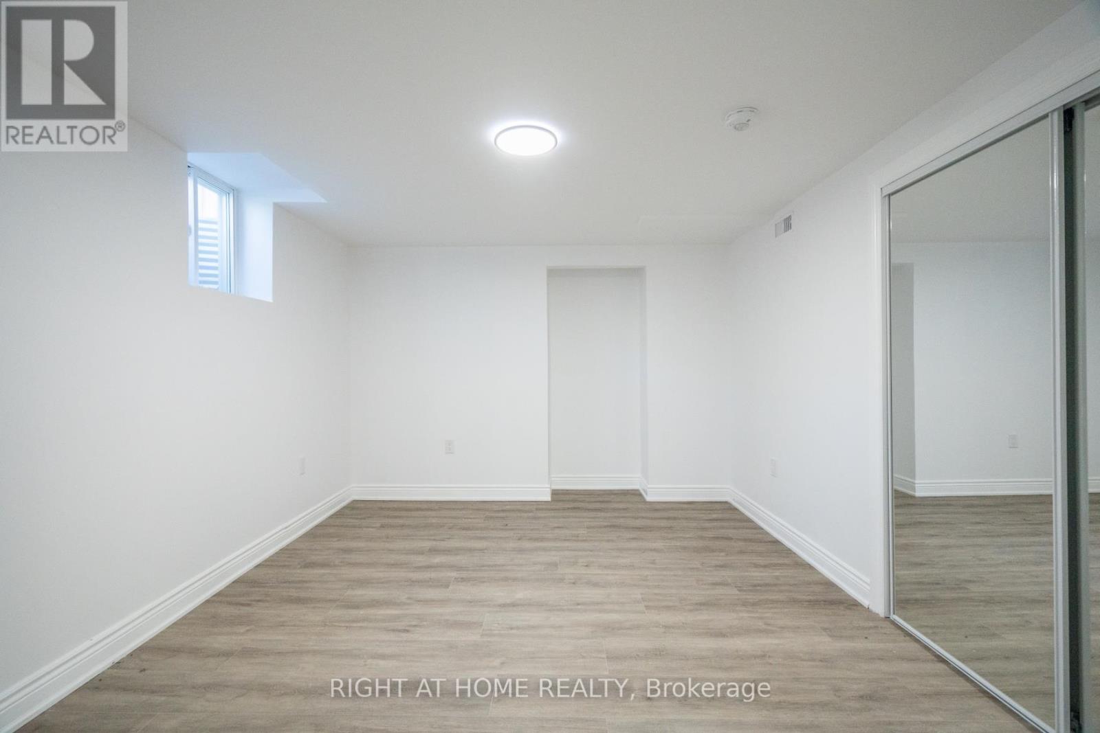 Photo 16 of 113 Mackey Drive, Whitby ON