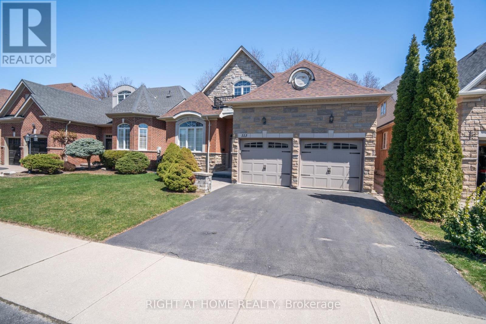 Photo 2 of 113 Mackey Drive, Whitby ON