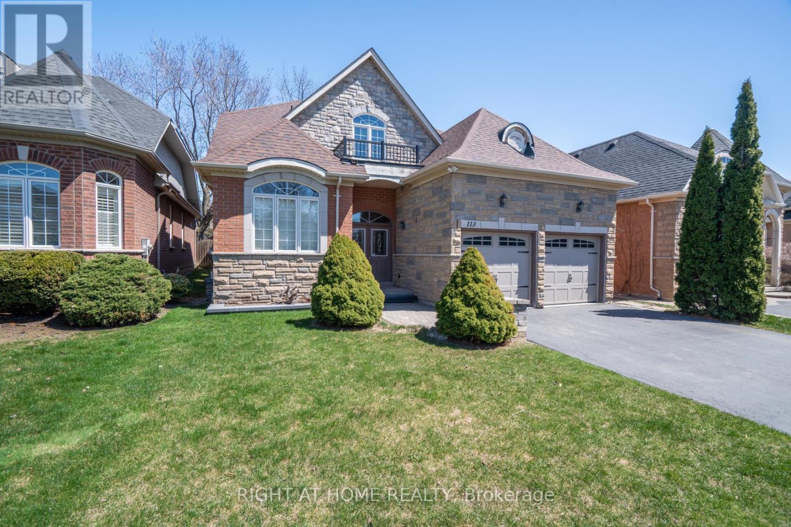Photo 3 of 113 Mackey Drive, Whitby ON