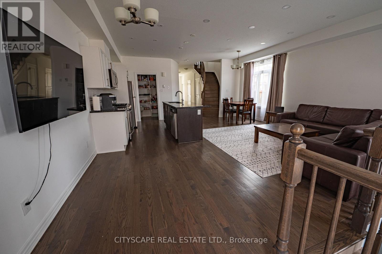 Photo 12 of 174 Joshua Street, Ottawa ON
