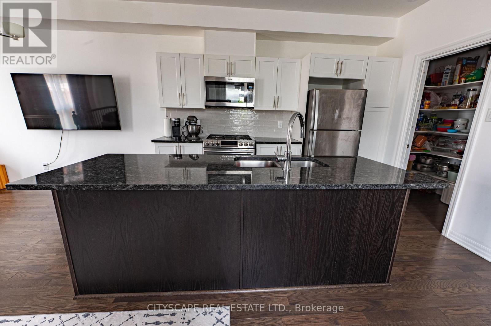 Photo 13 of 174 Joshua Street, Ottawa ON