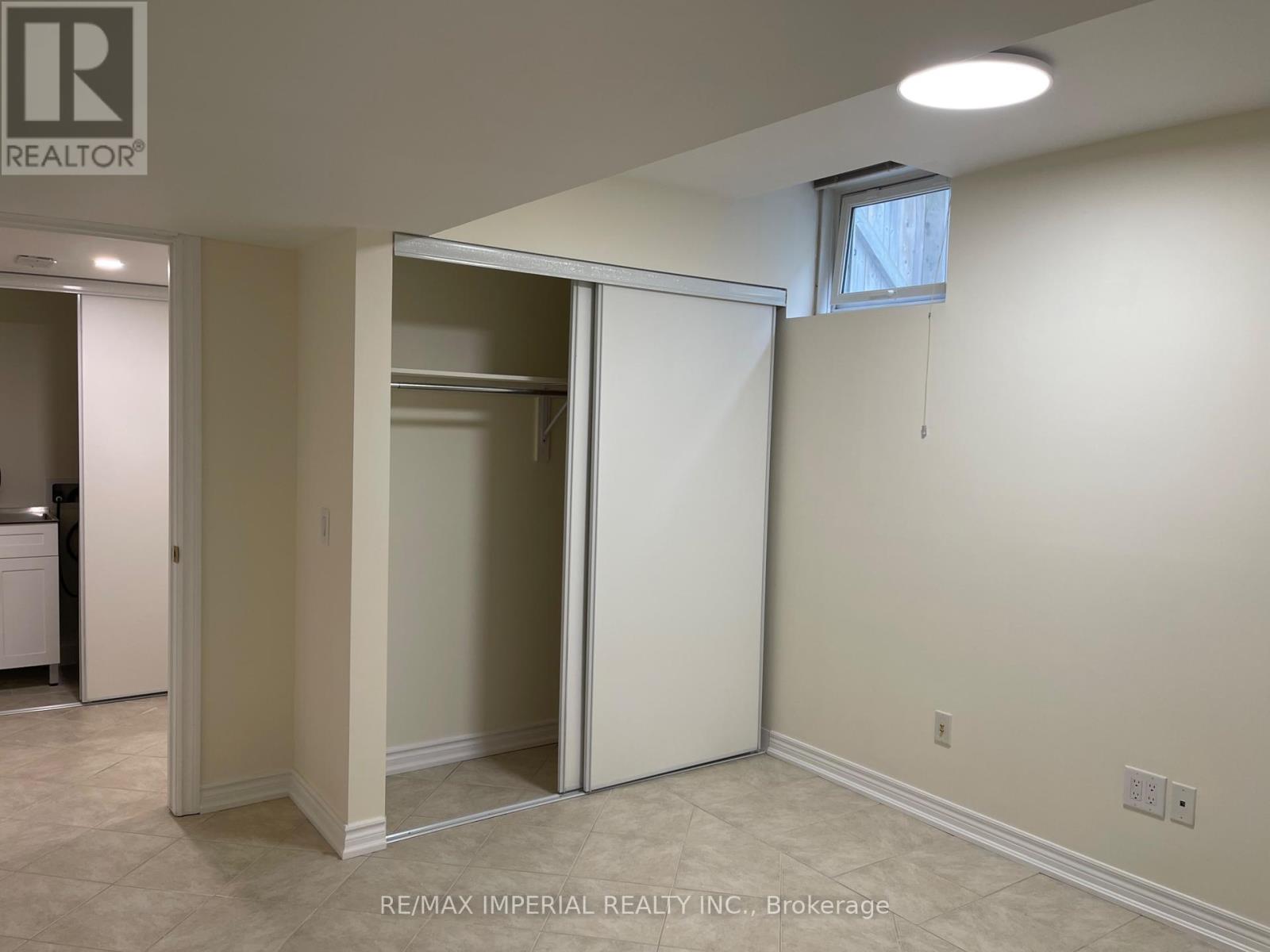 Photo 10 of 75 Brass Drive, Richmond Hill ON