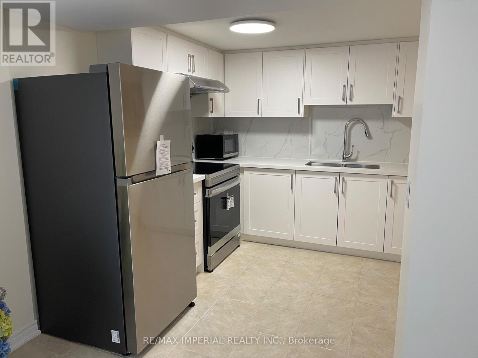 Photo 7 of 75 Brass Drive, Richmond Hill ON