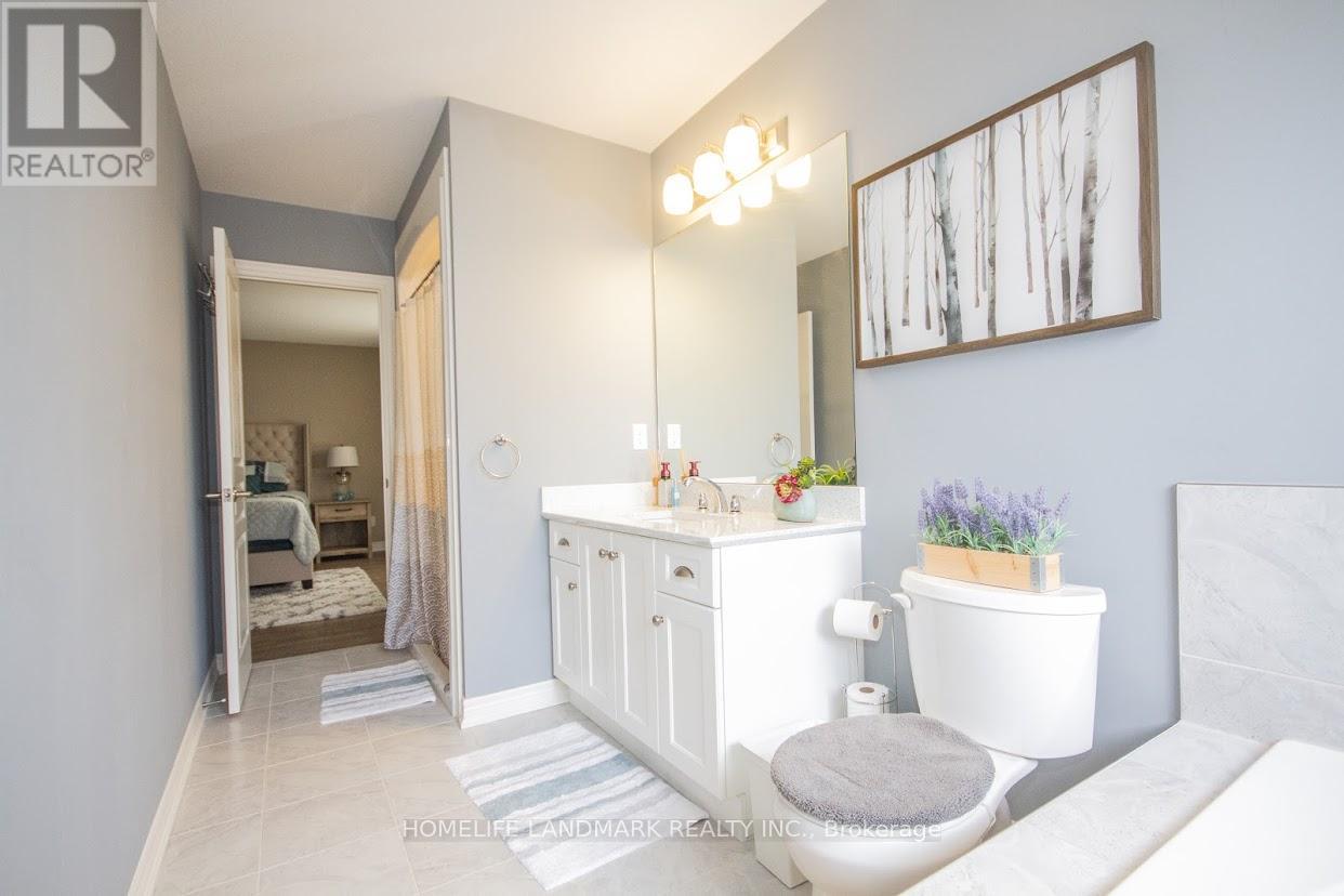 Photo 18 of 70 Spruce Crescent, Welland ON