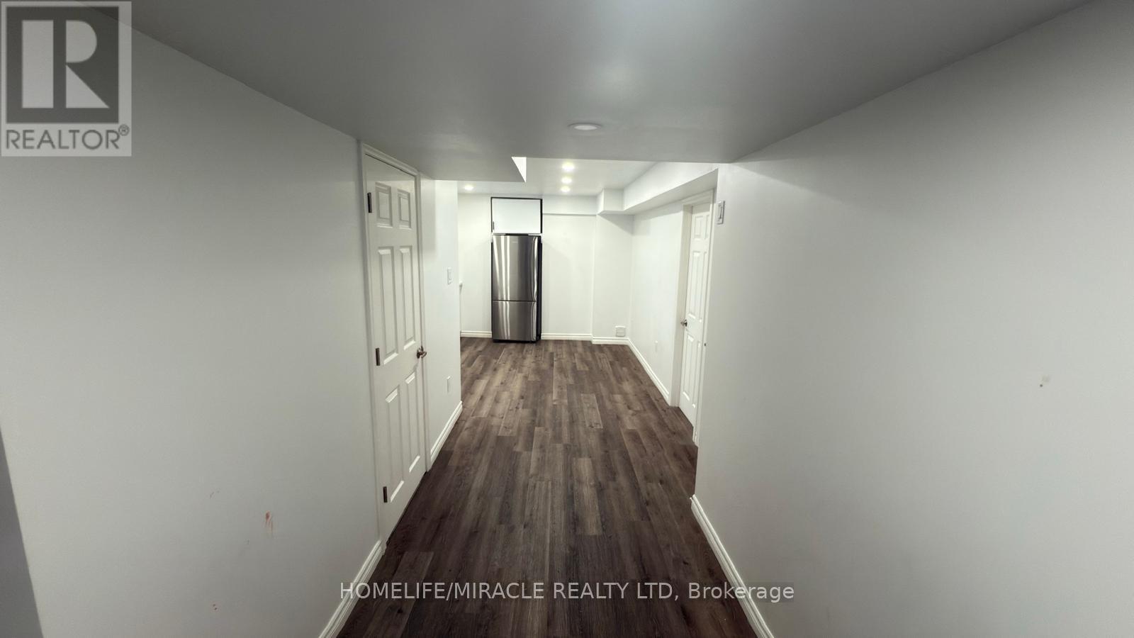 Photo 6 of 147 Yates Drive, Milton ON