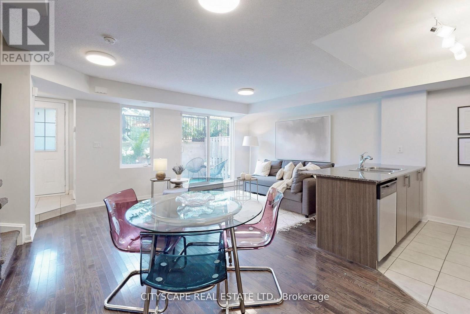 Photo 17 of 135 10 Foundry Avenue, Toronto ON