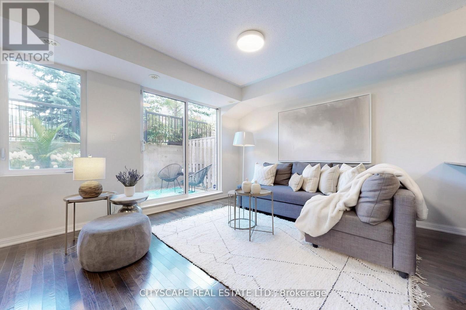 Photo 2 of 135 10 Foundry Avenue, Toronto ON