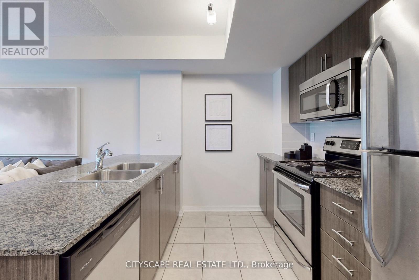 Photo 12 of 135 10 Foundry Avenue, Toronto ON