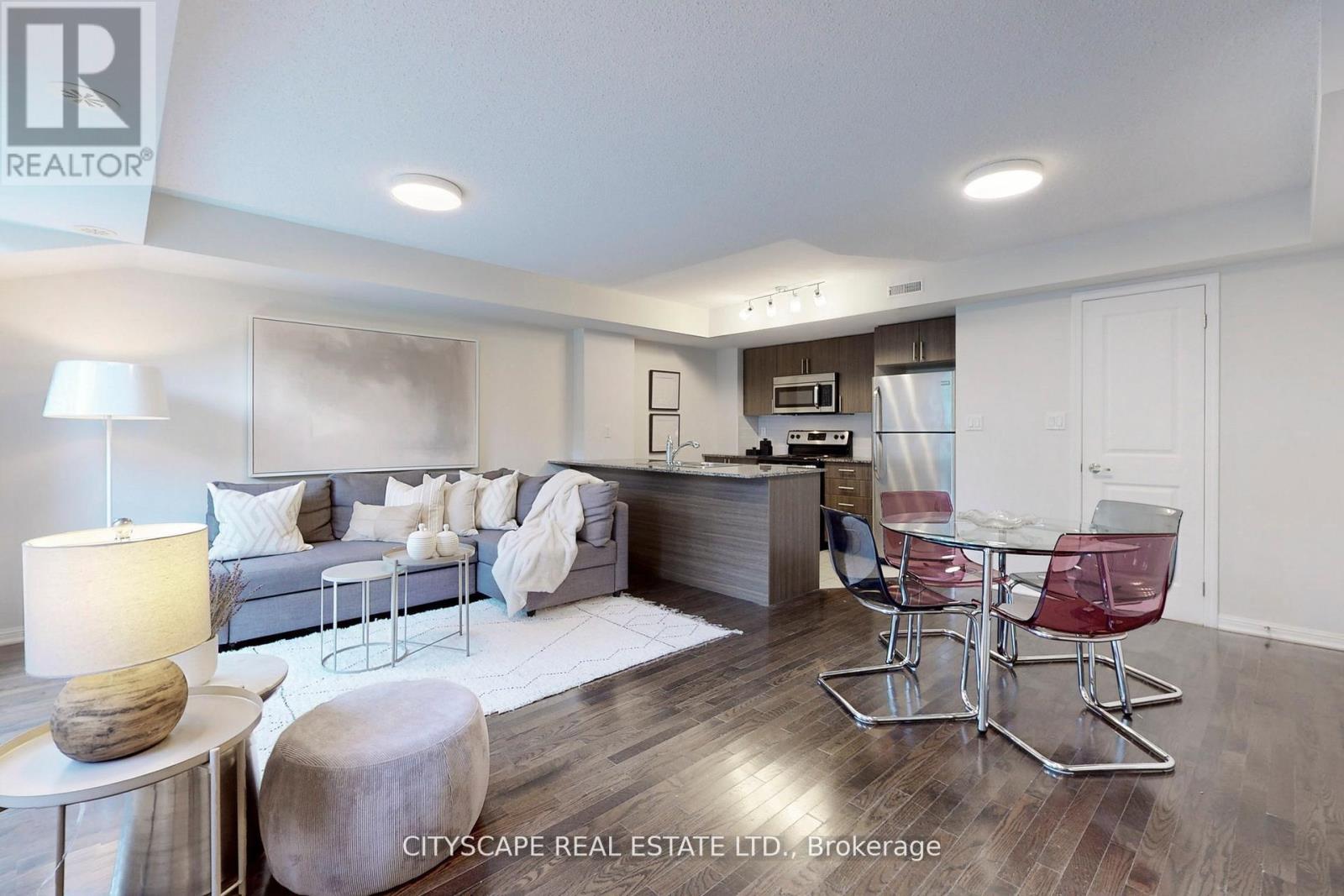 Photo 5 of 135 10 Foundry Avenue, Toronto ON