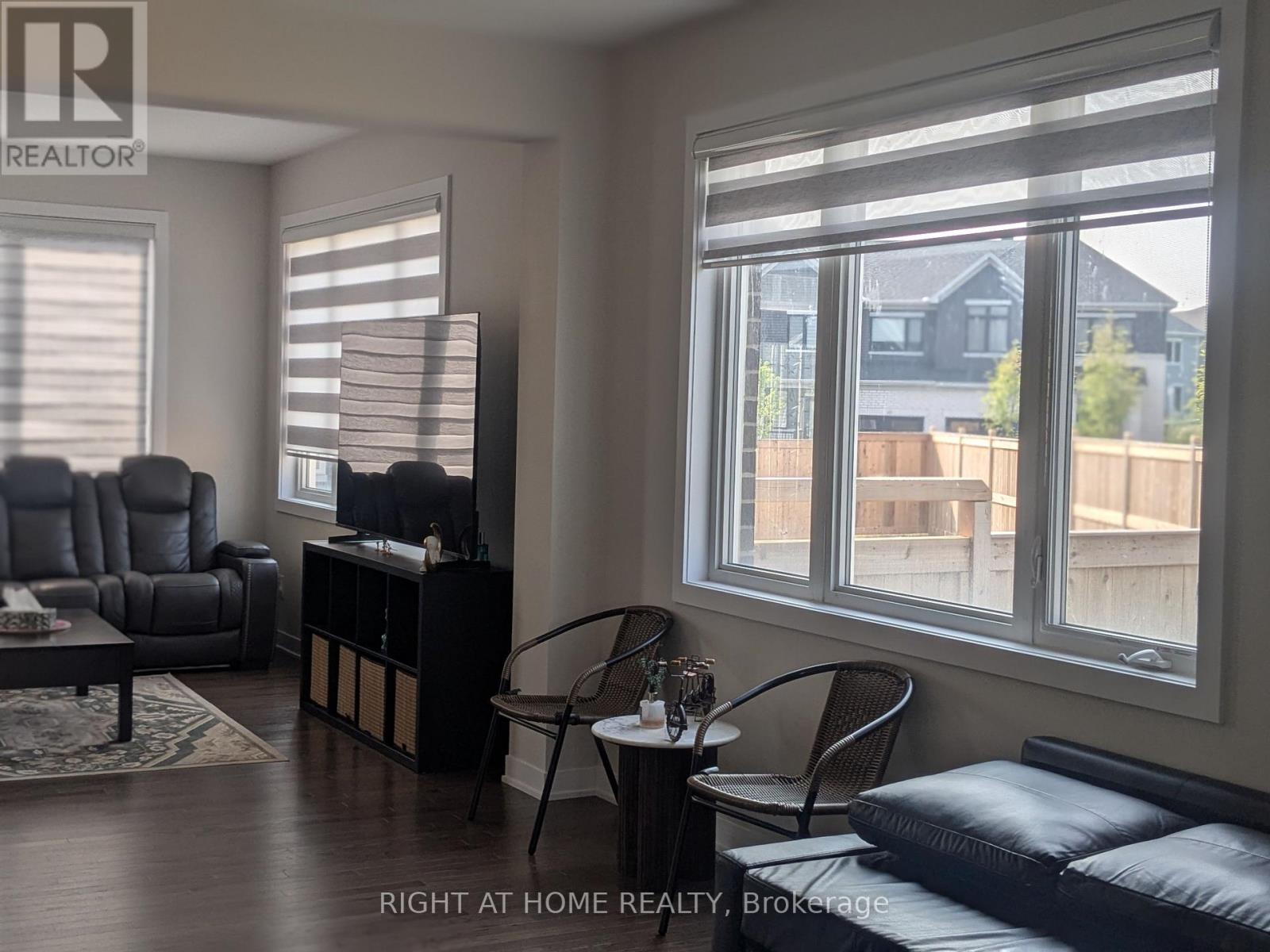 Photo 33 of 10 Tenuto Lane, Ottawa ON