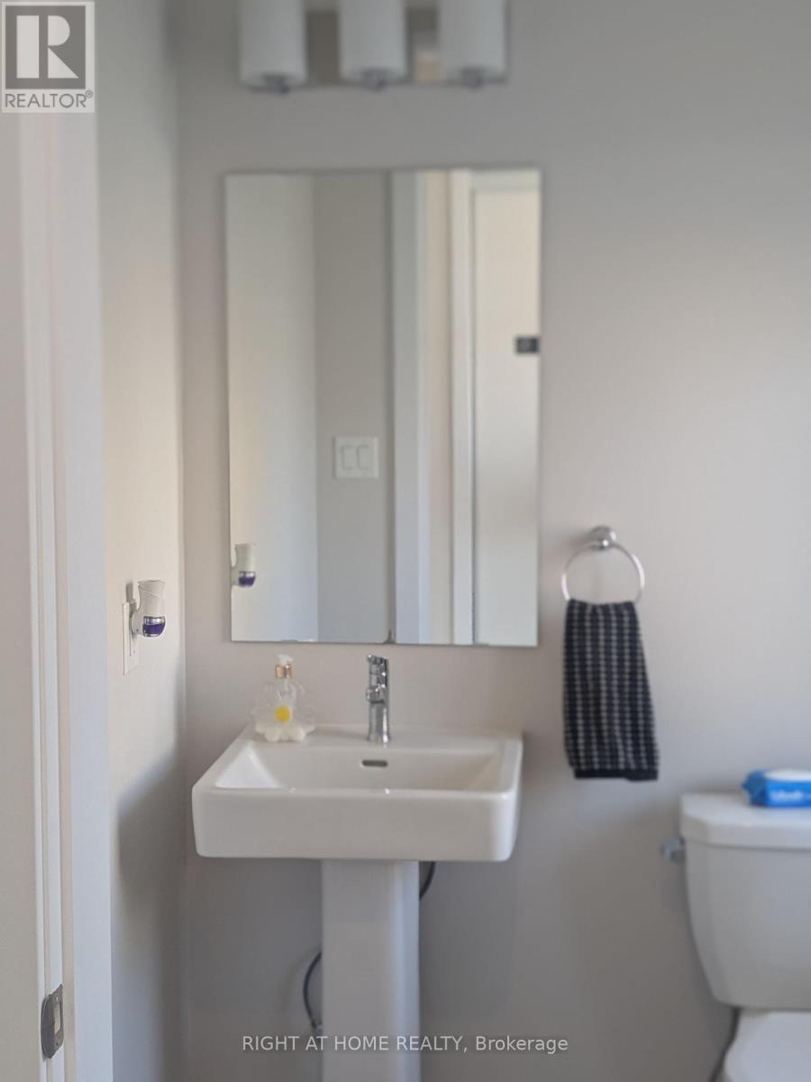 Photo 12 of 10 Tenuto Lane, Ottawa ON
