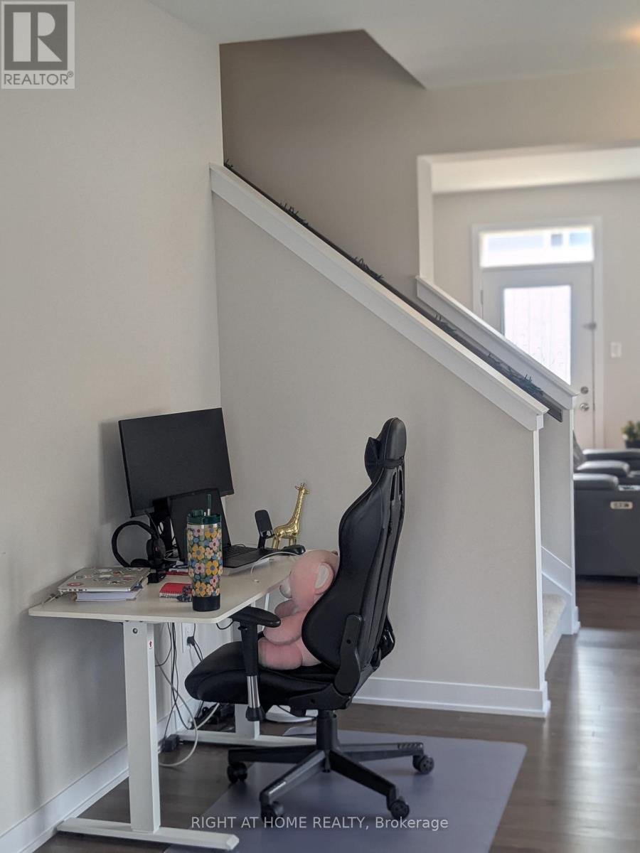 Photo 1 of 10 Tenuto Lane, Ottawa ON