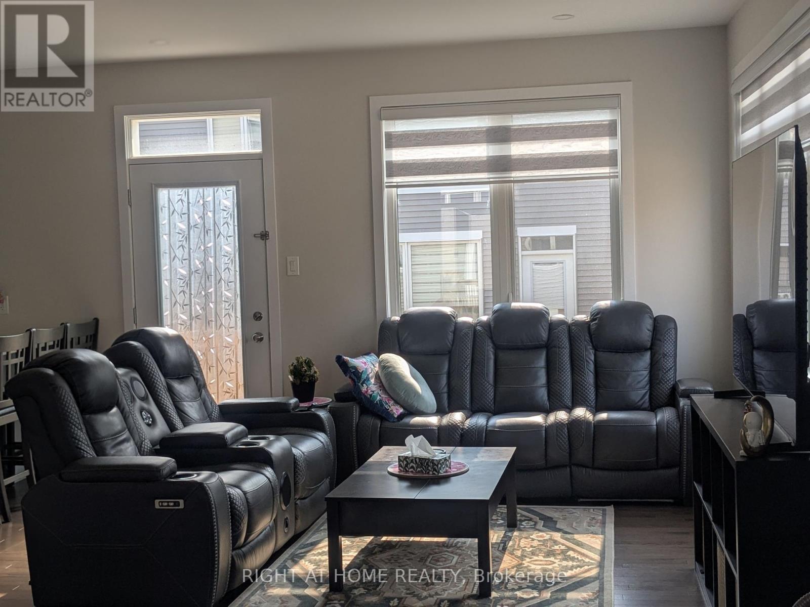 Photo 35 of 10 Tenuto Lane, Ottawa ON