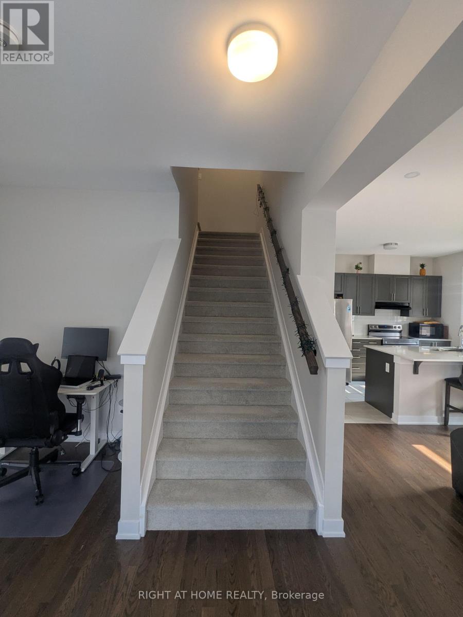 Photo 13 of 10 Tenuto Lane, Ottawa ON