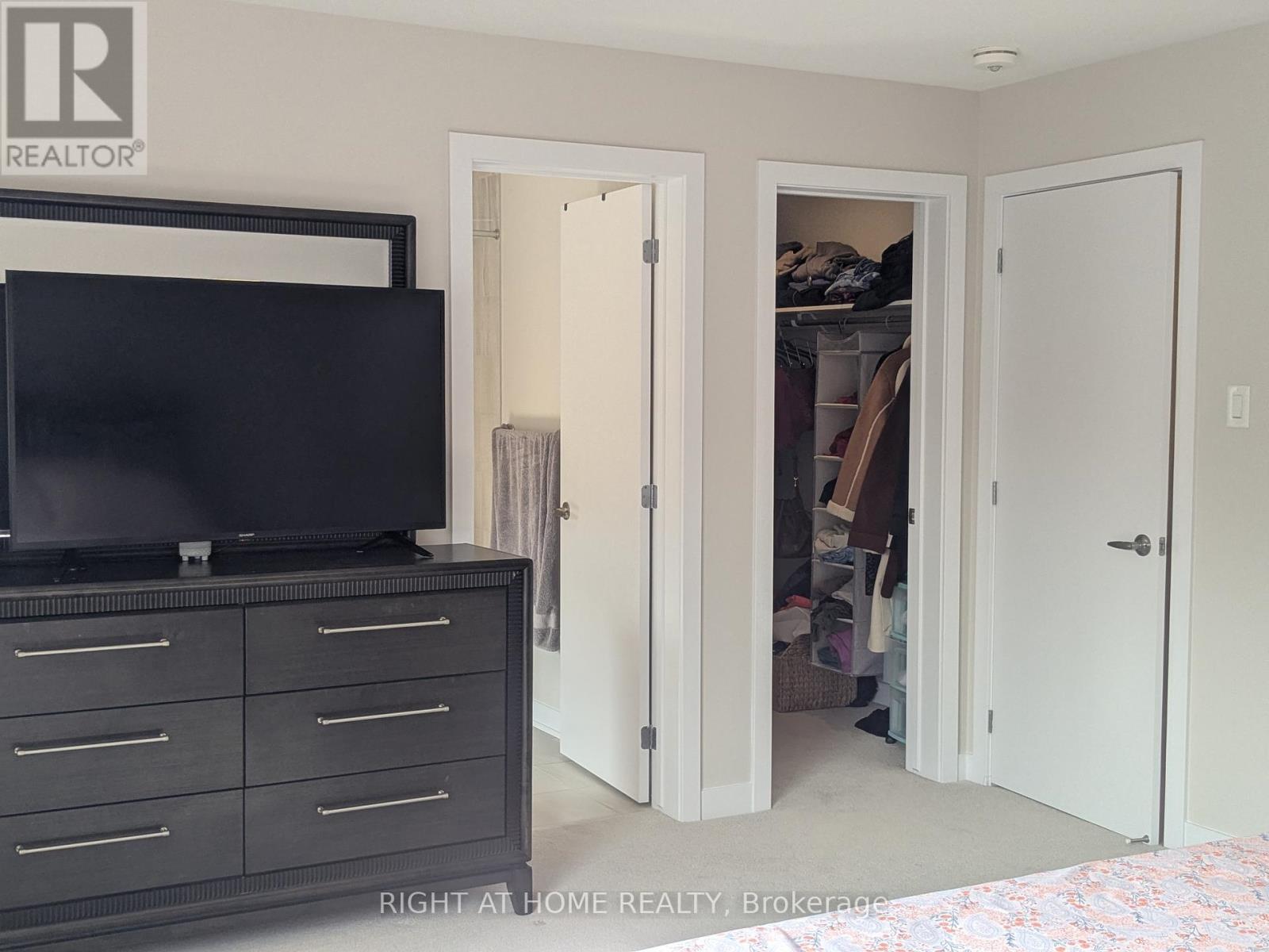 Photo 31 of 10 Tenuto Lane, Ottawa ON