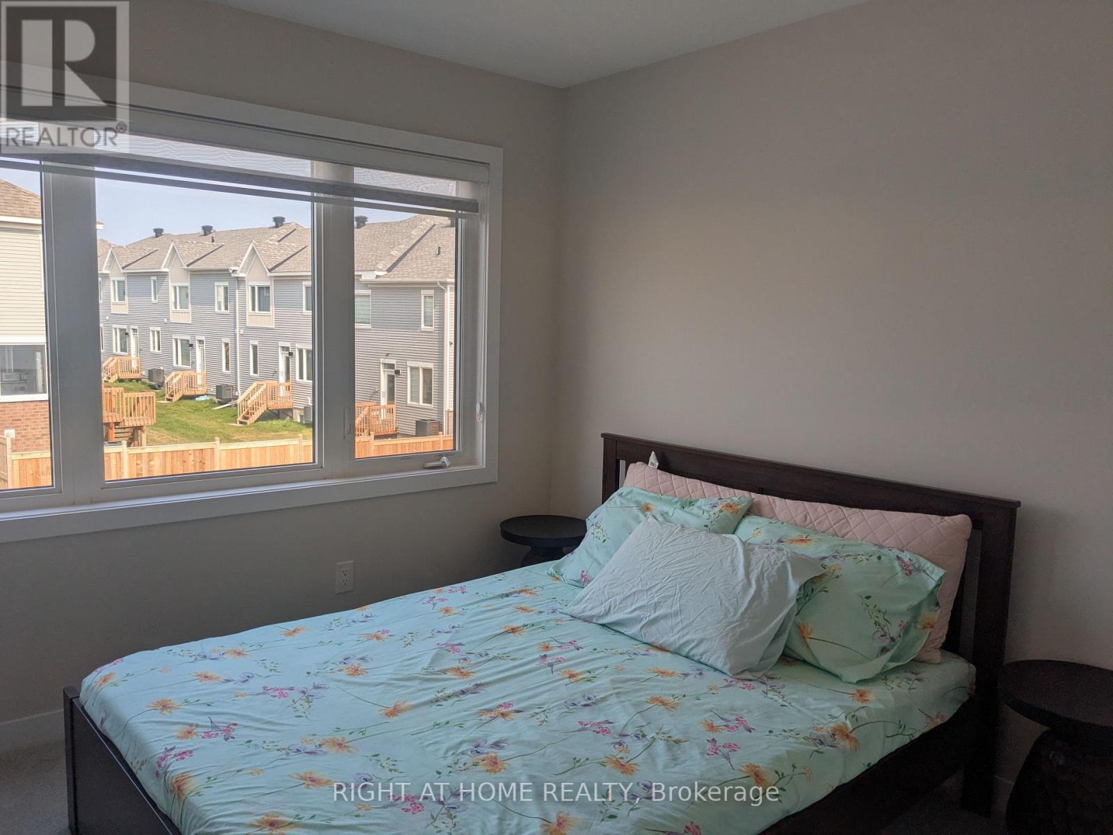 Photo 14 of 10 Tenuto Lane, Ottawa ON