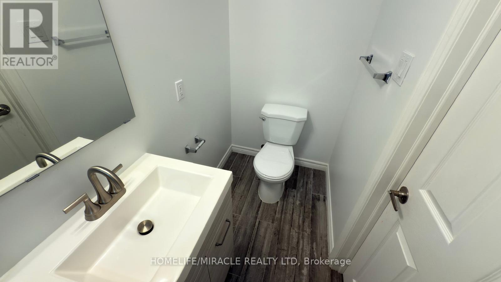 Photo 13 of 147 Yates Drive, Milton ON