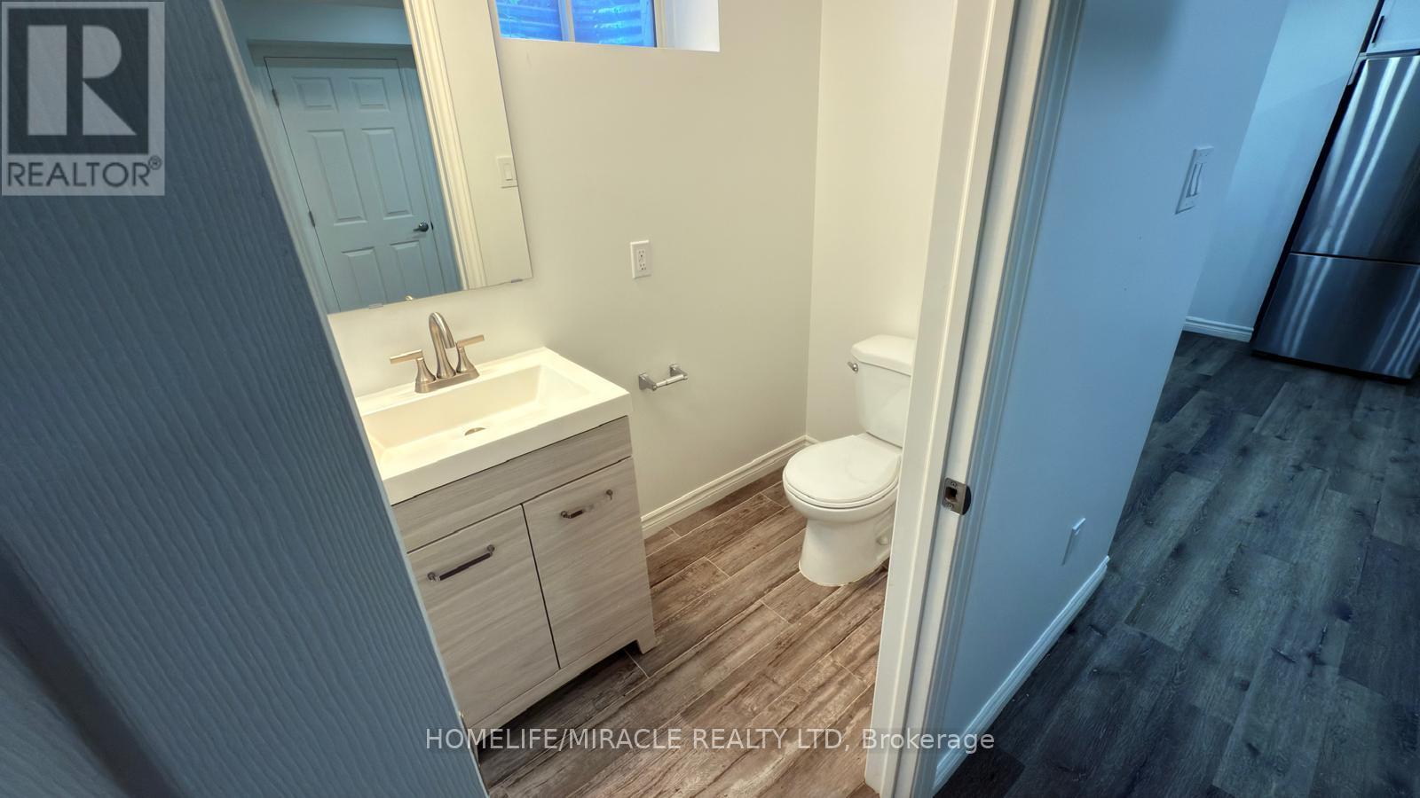 Photo 14 of 147 Yates Drive, Milton ON