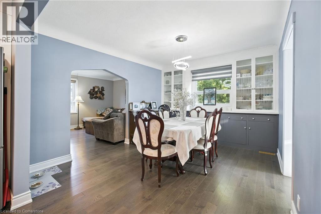 Photo 14 of 55 Wellington Street S, Dundas ON