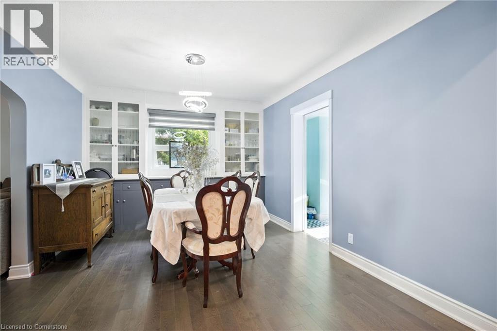 Photo 15 of 55 Wellington Street S, Dundas ON
