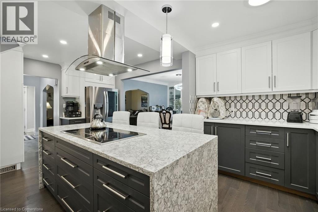 Photo 9 of 55 Wellington Street S, Dundas ON