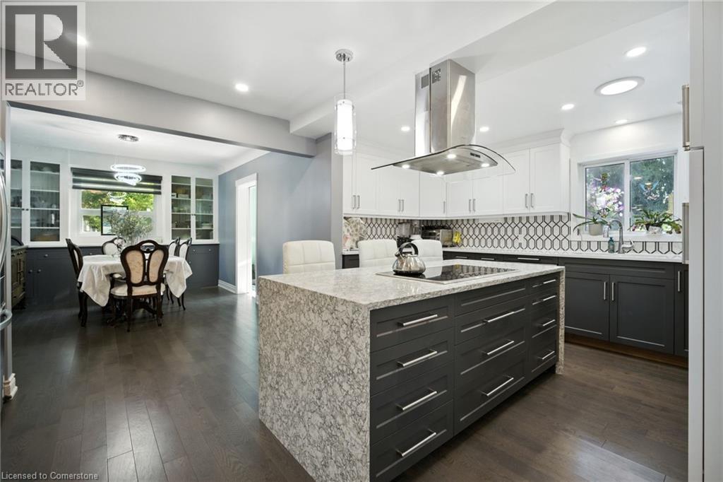Photo 11 of 55 Wellington Street S, Dundas ON