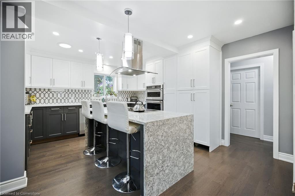 Photo 10 of 55 Wellington Street S, Dundas ON