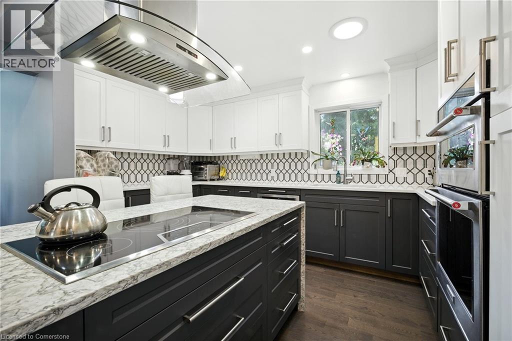 Photo 12 of 55 Wellington Street S, Dundas ON