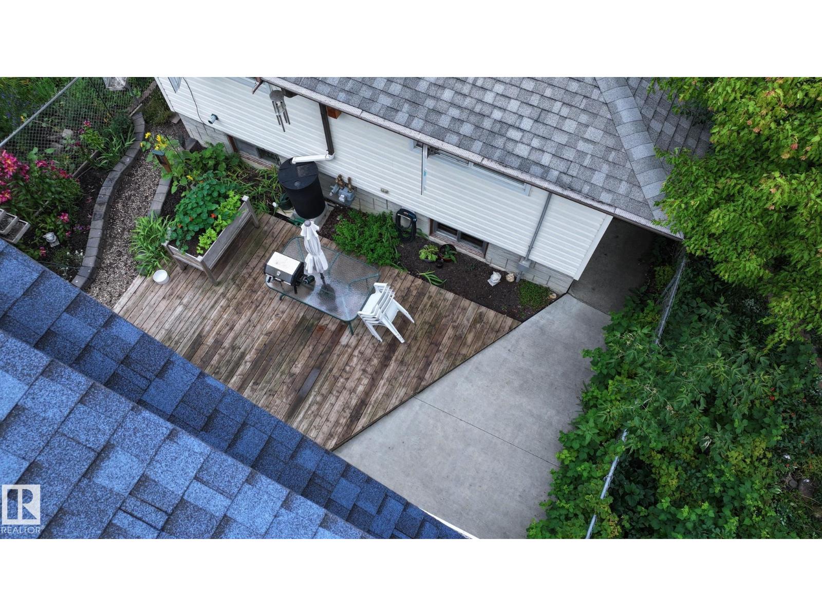 Photo 11 of 11131 52 St Nw, Edmonton AB