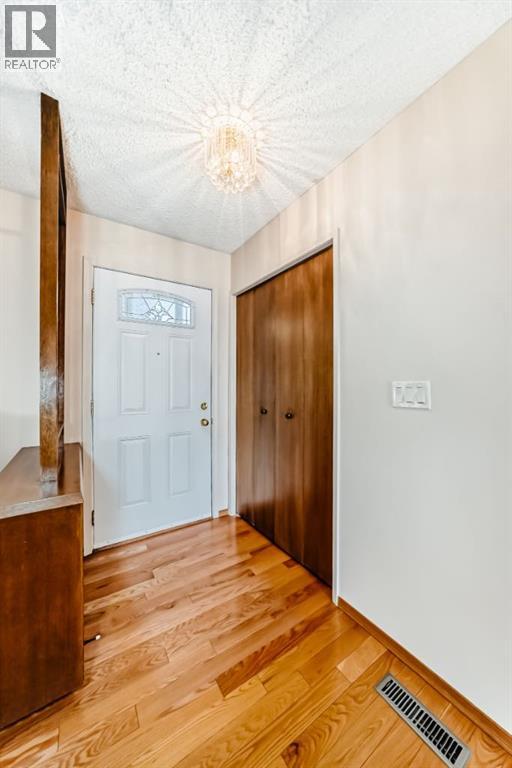 Single Family House 4 Level for Sale in  Whiteview Close NE Whitehorn Calgary 
