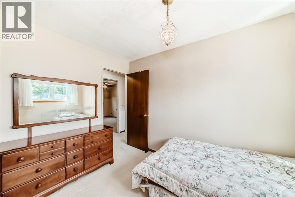 Single Family House 4 Level for Sale in  Whiteview Close NE Whitehorn Calgary 