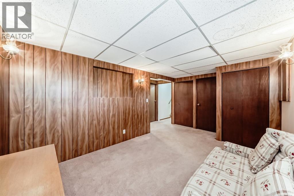 Single Family House 4 Level for Sale in  Whiteview Close NE Whitehorn Calgary 