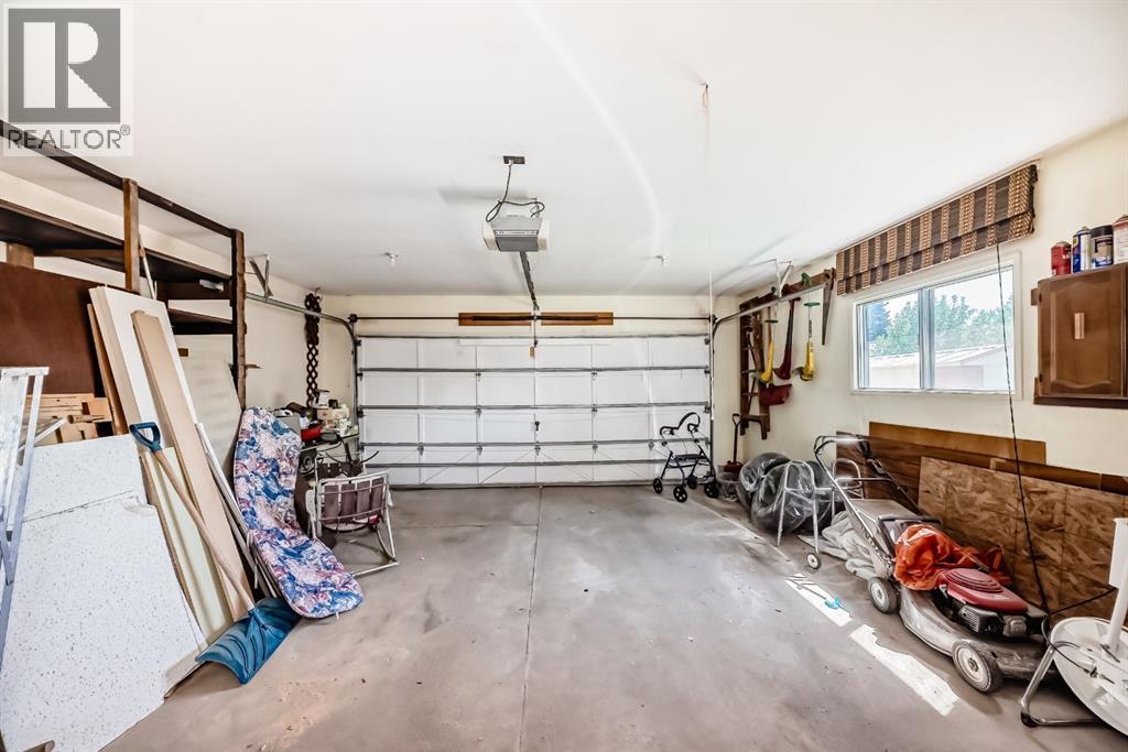 Single Family House 4 Level for Sale in  Whiteview Close NE Whitehorn Calgary 