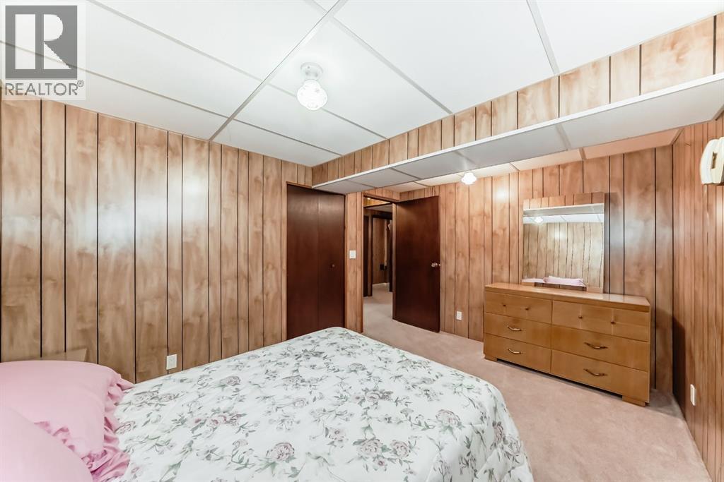 Single Family House 4 Level for Sale in  Whiteview Close NE Whitehorn Calgary 