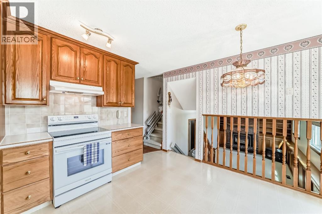 Single Family House 4 Level for Sale in  Whiteview Close NE Whitehorn Calgary 