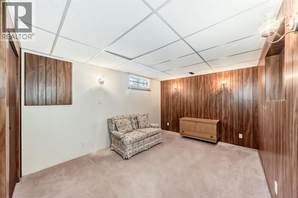 Single Family House 4 Level for Sale in  Whiteview Close NE Whitehorn Calgary 
