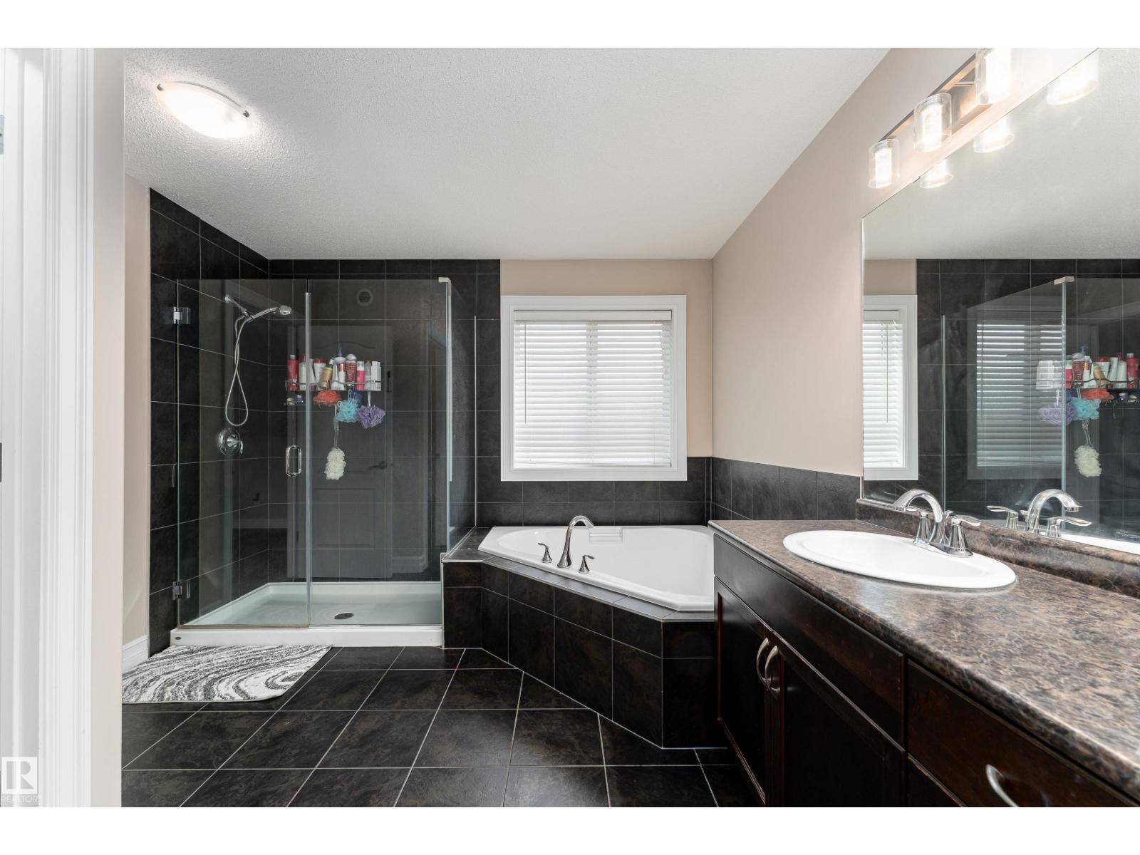 Photo 25 of 11535 16 Av Sw, Edmonton AB
