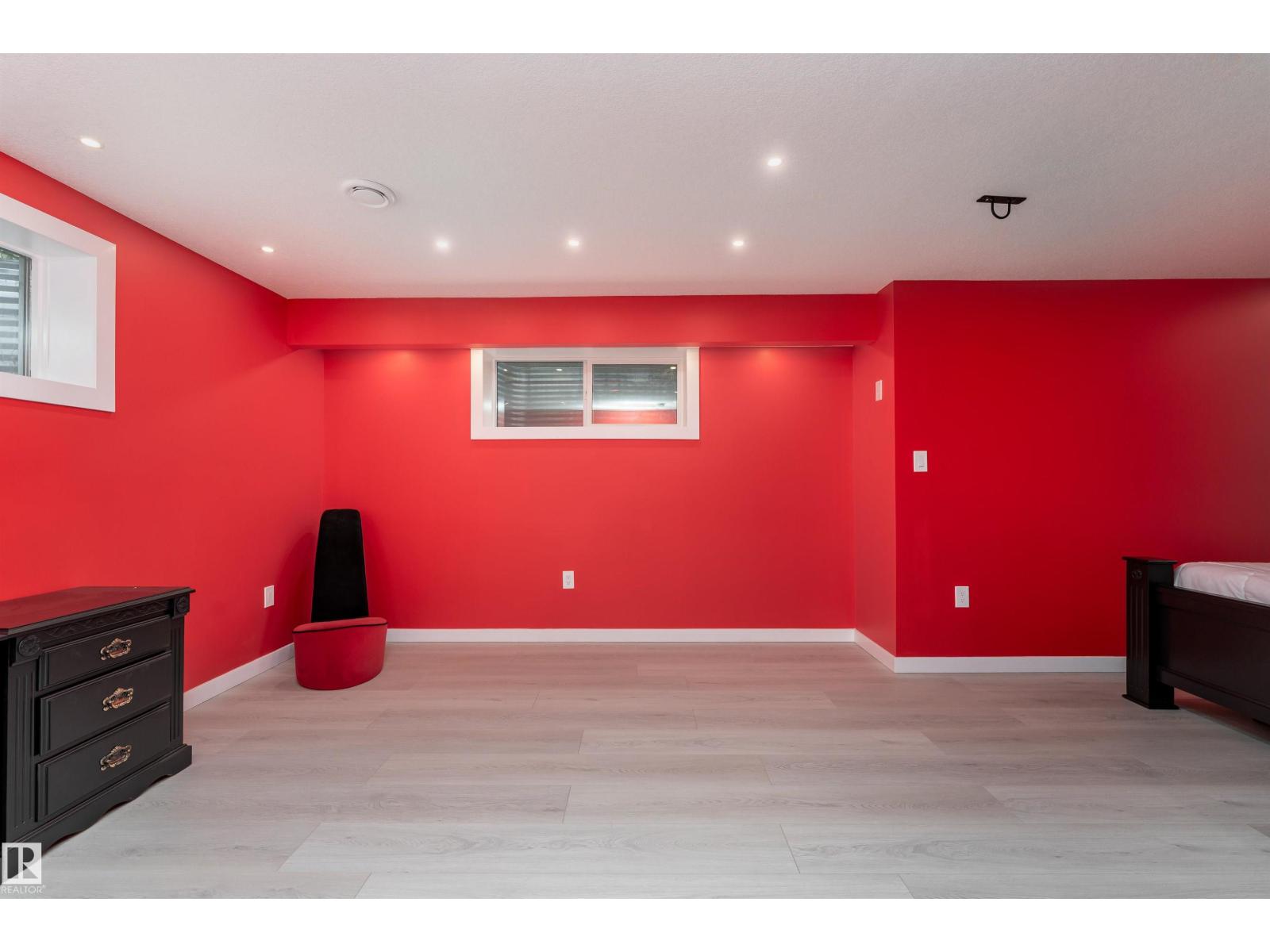 Photo 9 of 11535 16 Av Sw, Edmonton AB
