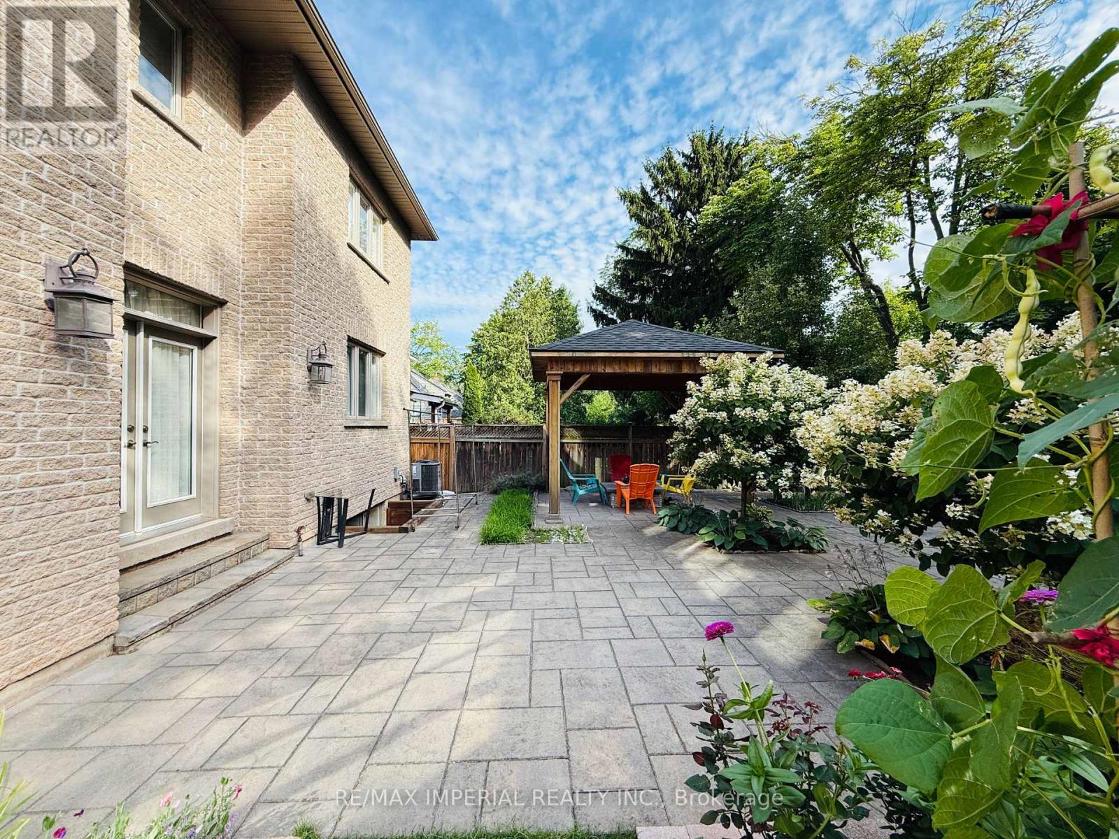Photo 40 of 418 Queen Mary Drive, Oakville ON