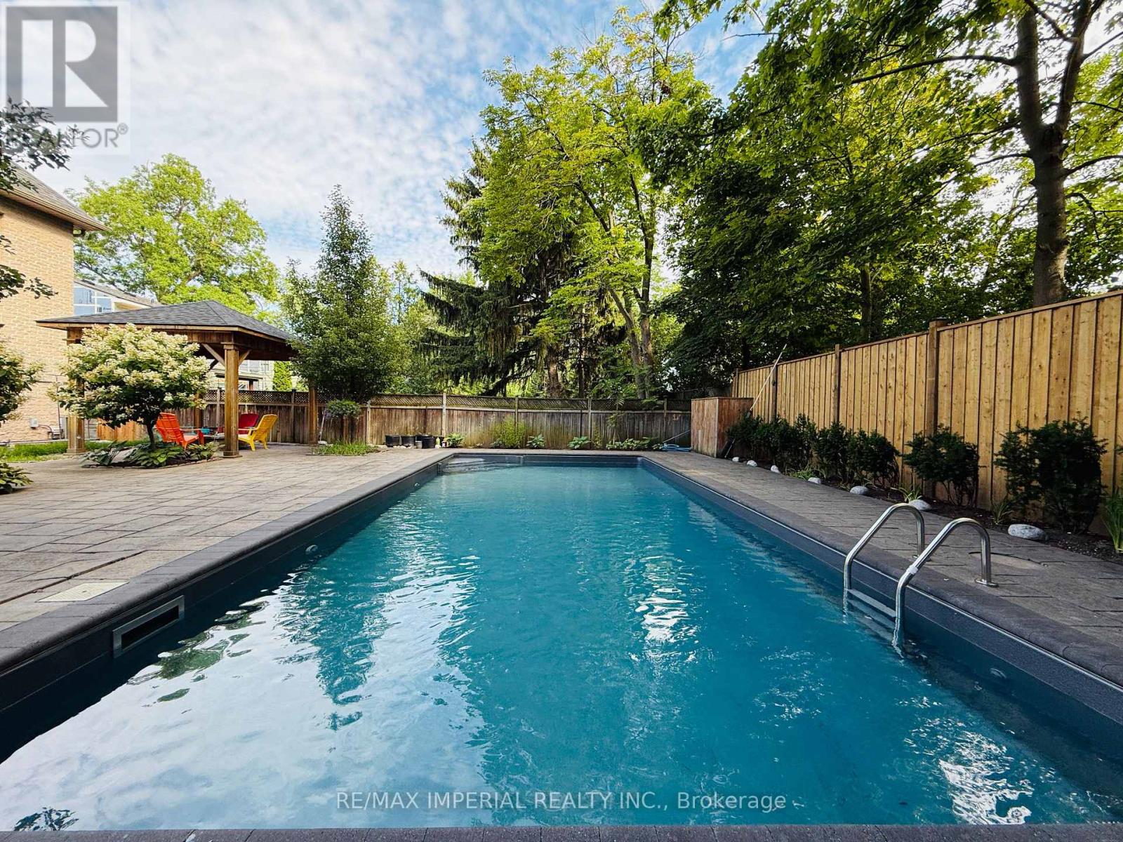 Photo 44 of 418 Queen Mary Drive, Oakville ON